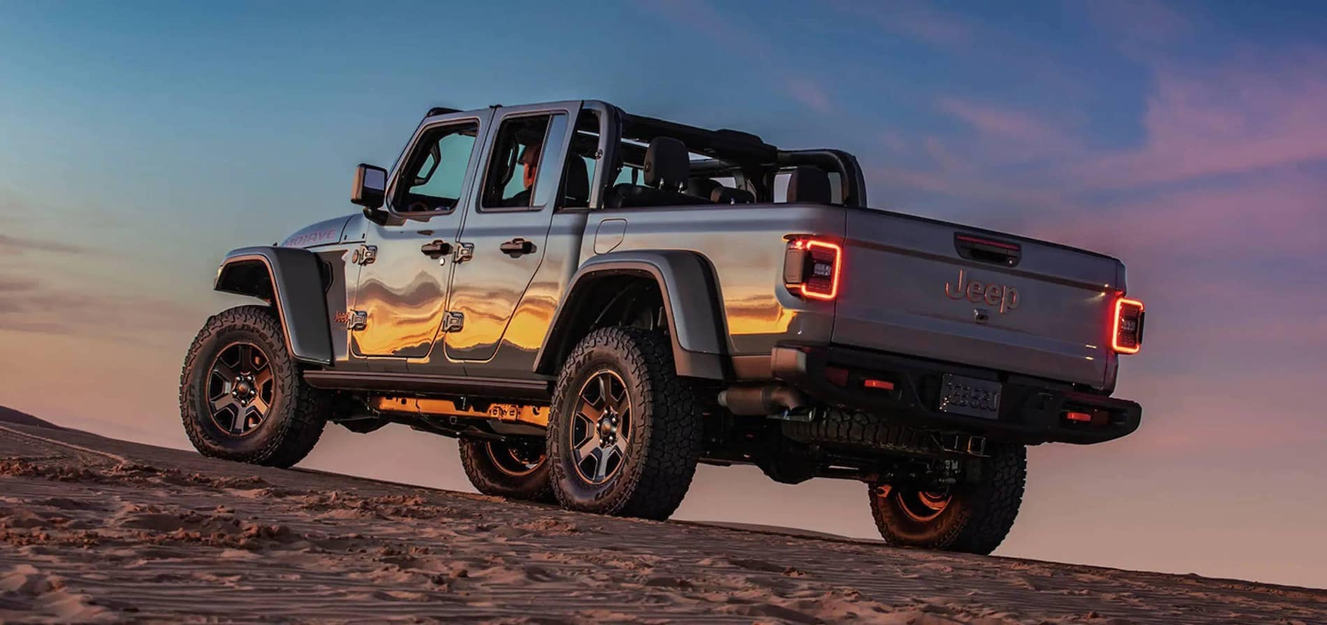 New Features Of the 2023 Jeep Gladiator | Miracle CDJR