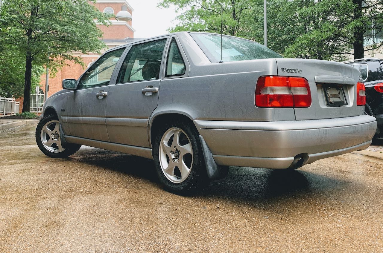 I Bought a Manual-Transmission Volvo S70 T5M for the 'Old Lady Rallycross  Challenge' | Out Motorsports
