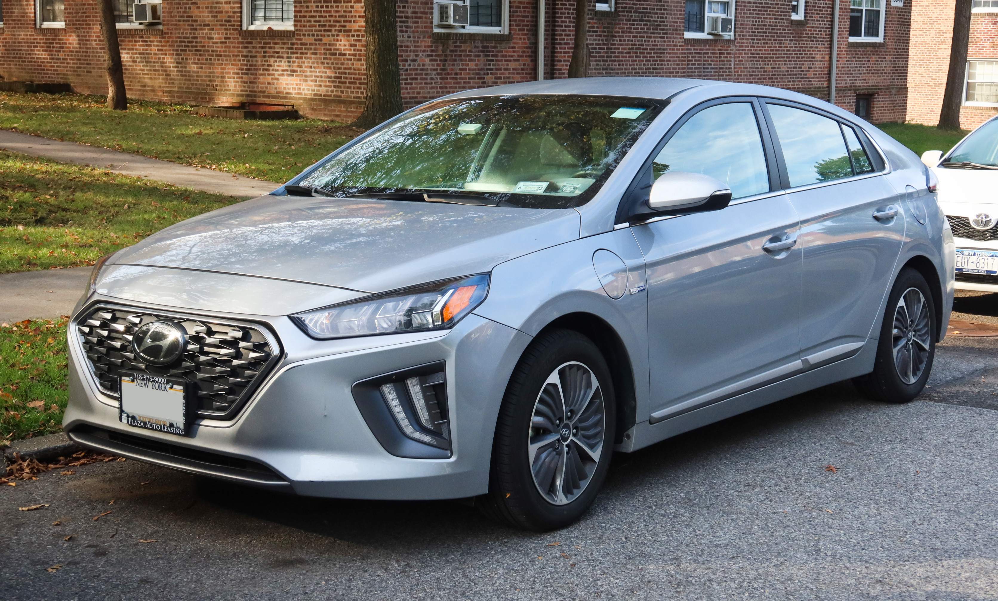 File:2020 Hyundai Ioniq Hybrid, front 11.7.22.jpg - Wikipedia