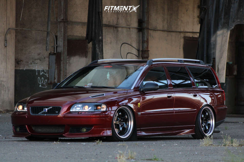 2001 Volvo V70 T5 with 18x8.5 Work Meister S1r and Continental 225x40 on  Air Suspension | 1833966 | Fitment Industries