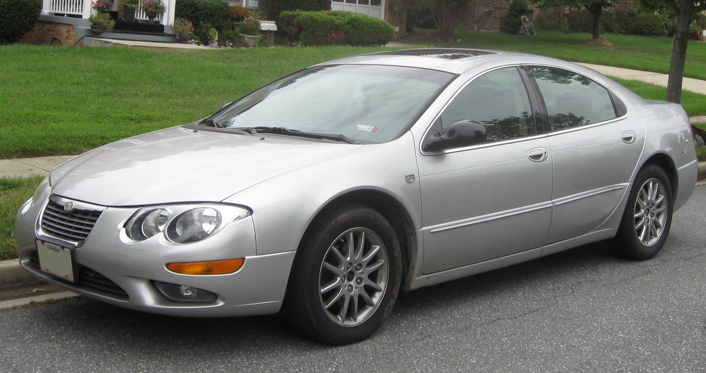 File:2002-2004 Chrysler 300M.jpg - Wikimedia Commons