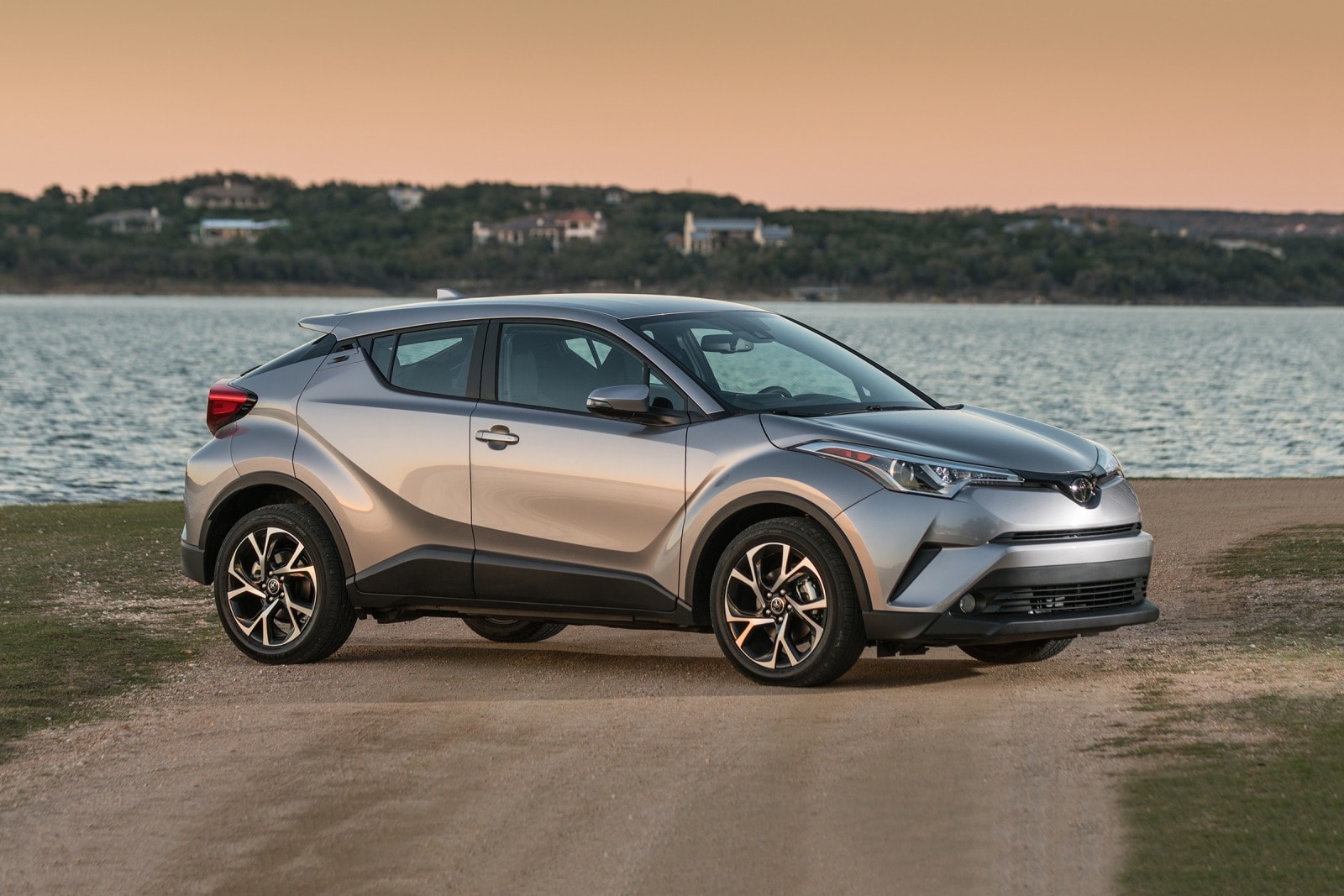 2018 Toyota C-HR Review & Ratings | Edmunds