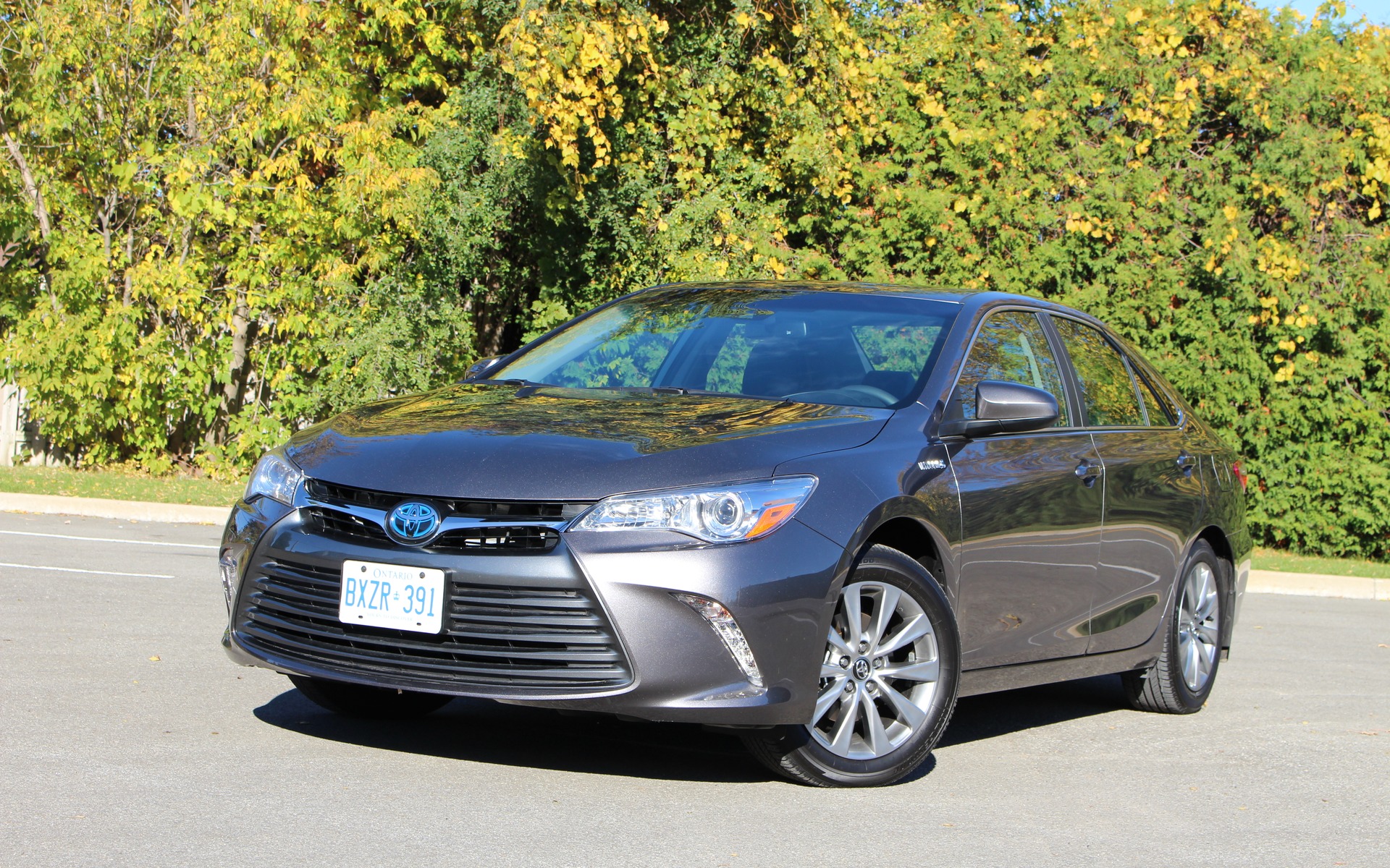 2017 Toyota Camry Hybrid: Low on Excitement, High on Dependability - The  Car Guide