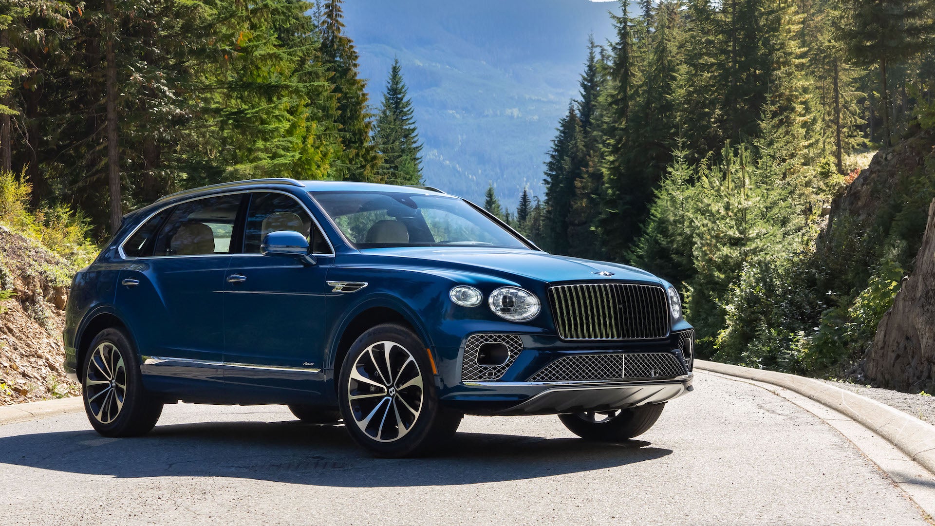 2023 Bentley Bentayga EWB First Drive Review: A First-Class Seat Before You  Even Get to the Airport