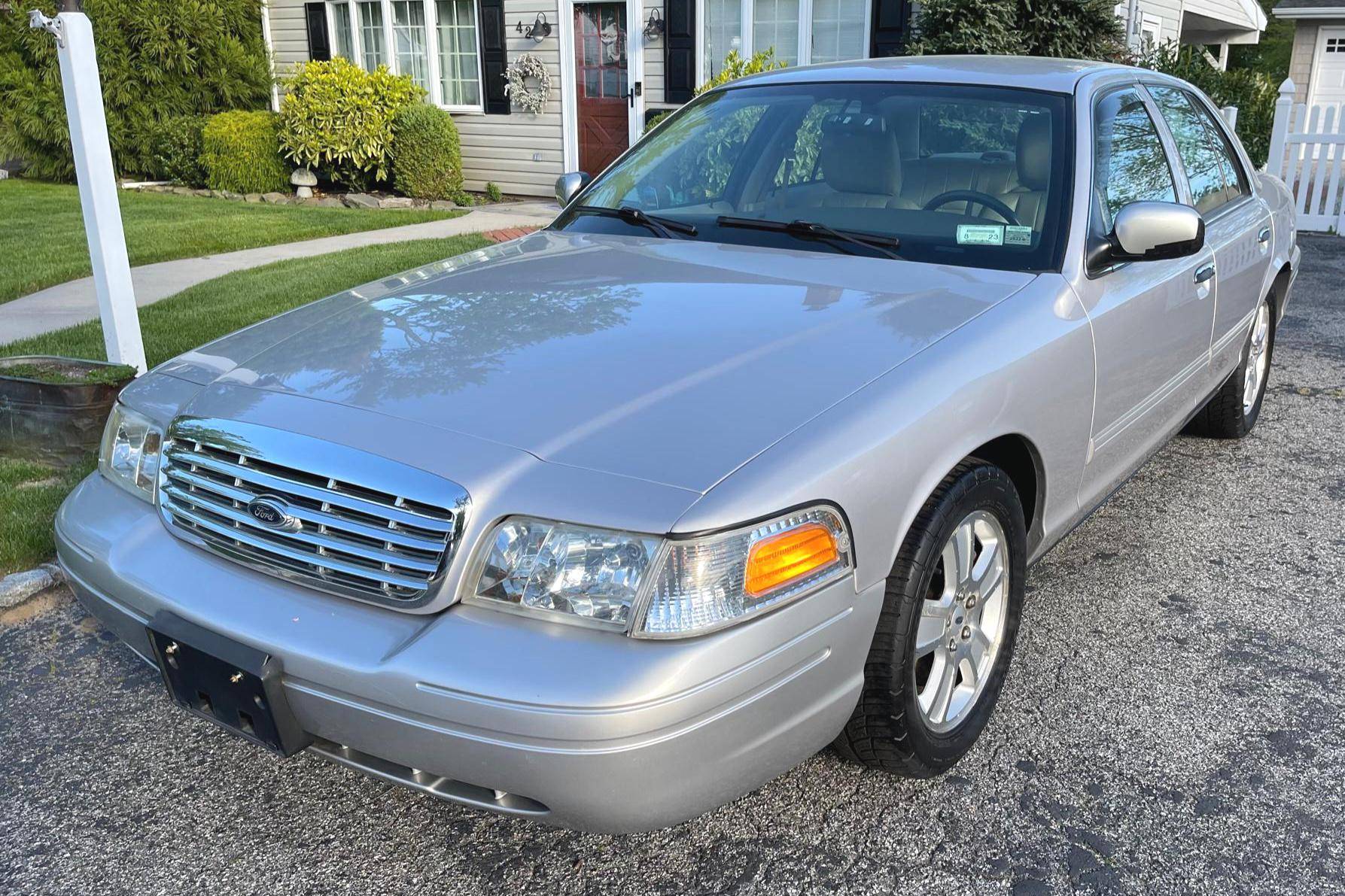 2011 Ford Crown Victoria LX for Sale - Cars & Bids