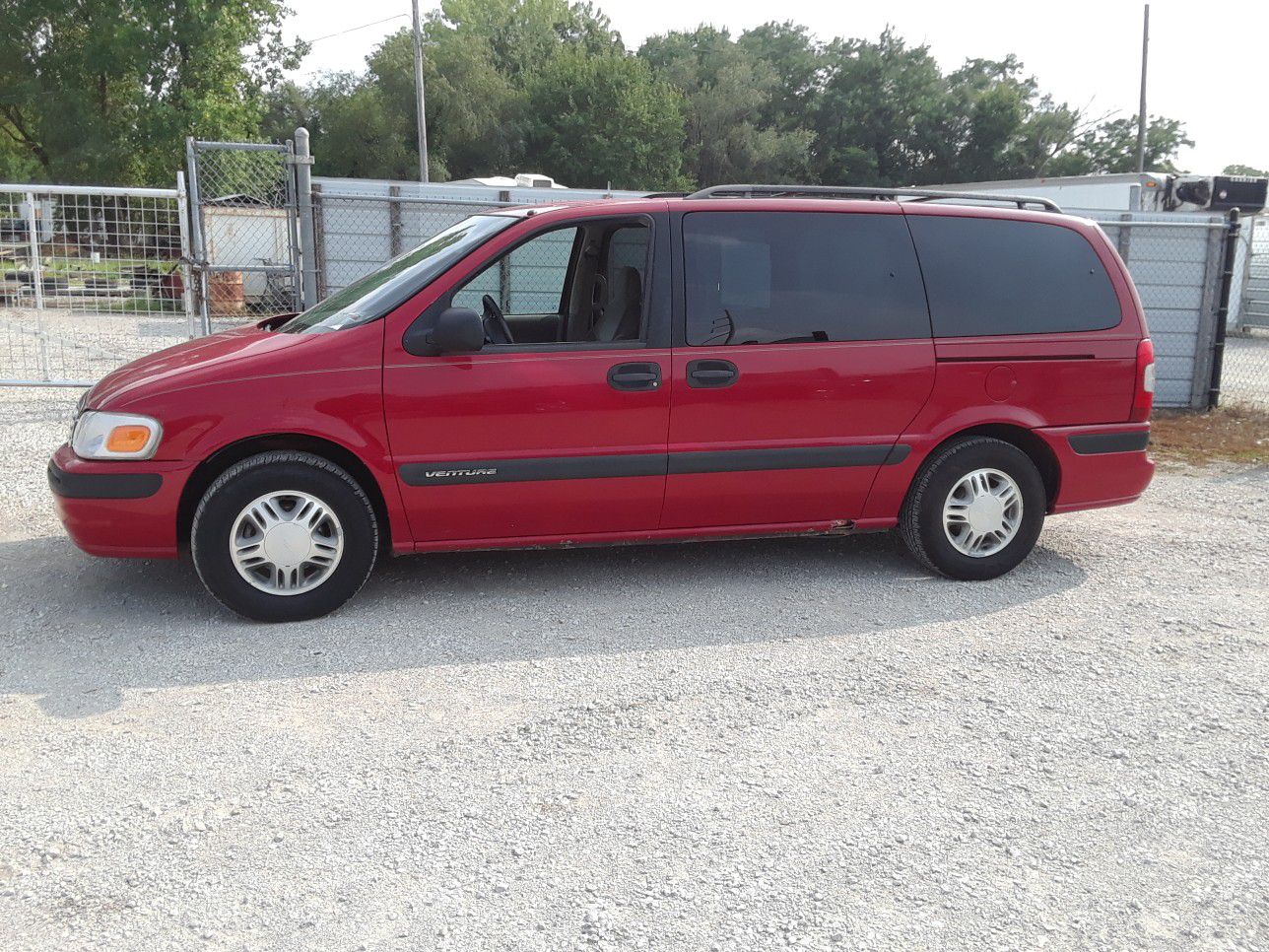 1998 Chevy venture runs good for Sale in Kansas City, MO - OfferUp