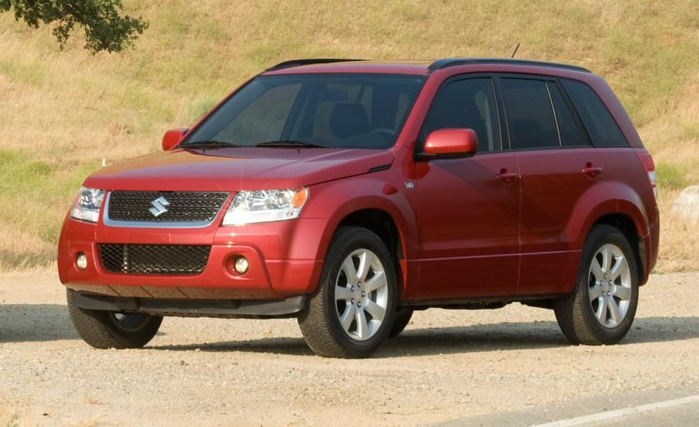 2013 Suzuki Grand Vitara Review, Pricing, and Specs
