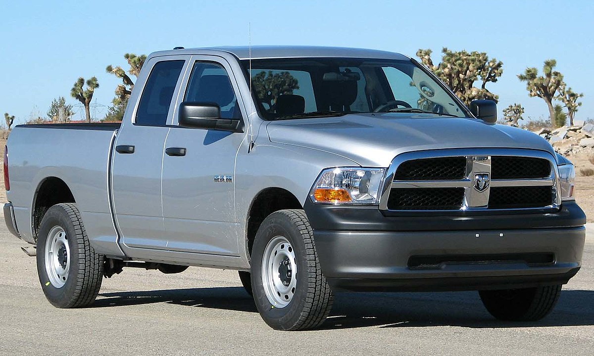 File:2009 Dodge RAM 1500 ST 4-door pickup -- NHTSA 01.jpg - Wikimedia  Commons