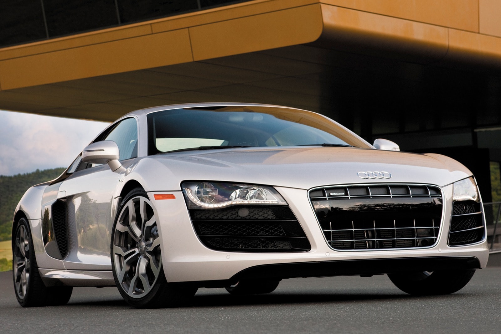 2010 Audi R8 Review & Ratings | Edmunds