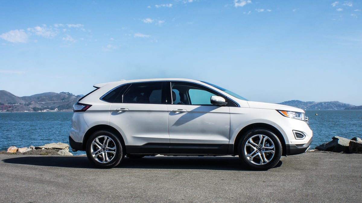 2015 Ford Edge review: New Ford Edge competes with luxury crossovers,  commands premium price - CNET