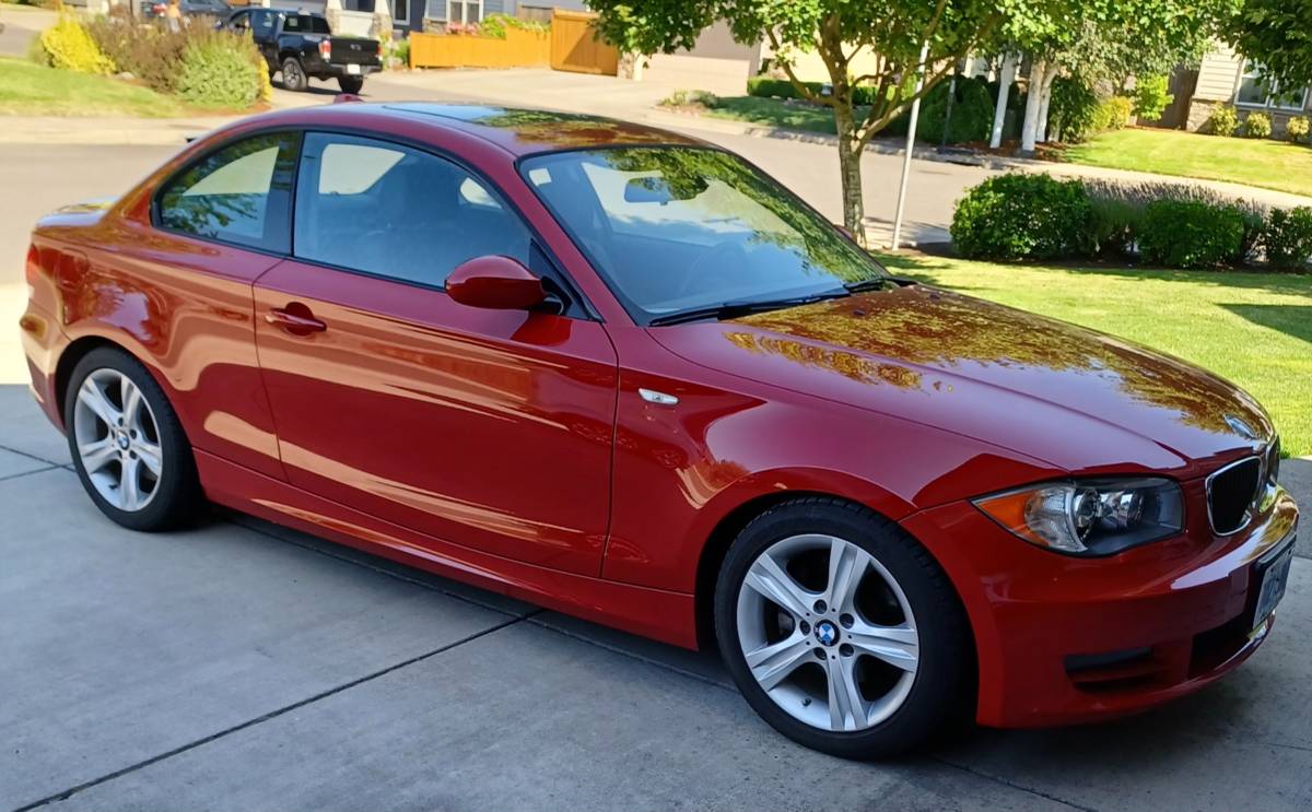2009 BMW 128i Coupe with 64k miles and a 6-Speed Manual - Klipnik