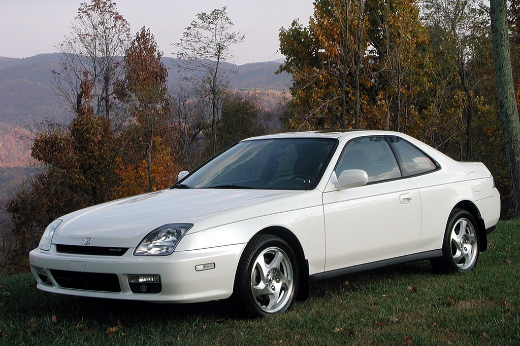 File:1999 Honda Prelude in White Pearl, front left.jpg - Wikimedia Commons