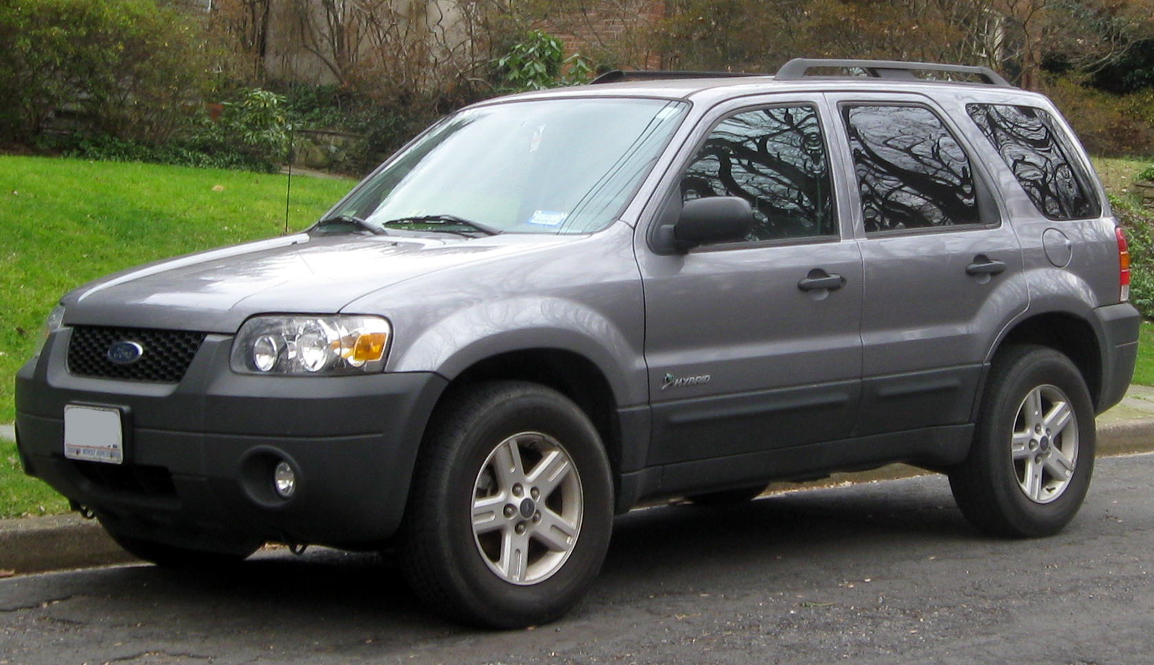 File:2005-2007 Ford Escape Hybrid -- 01-01-2012.jpg - Wikimedia Commons