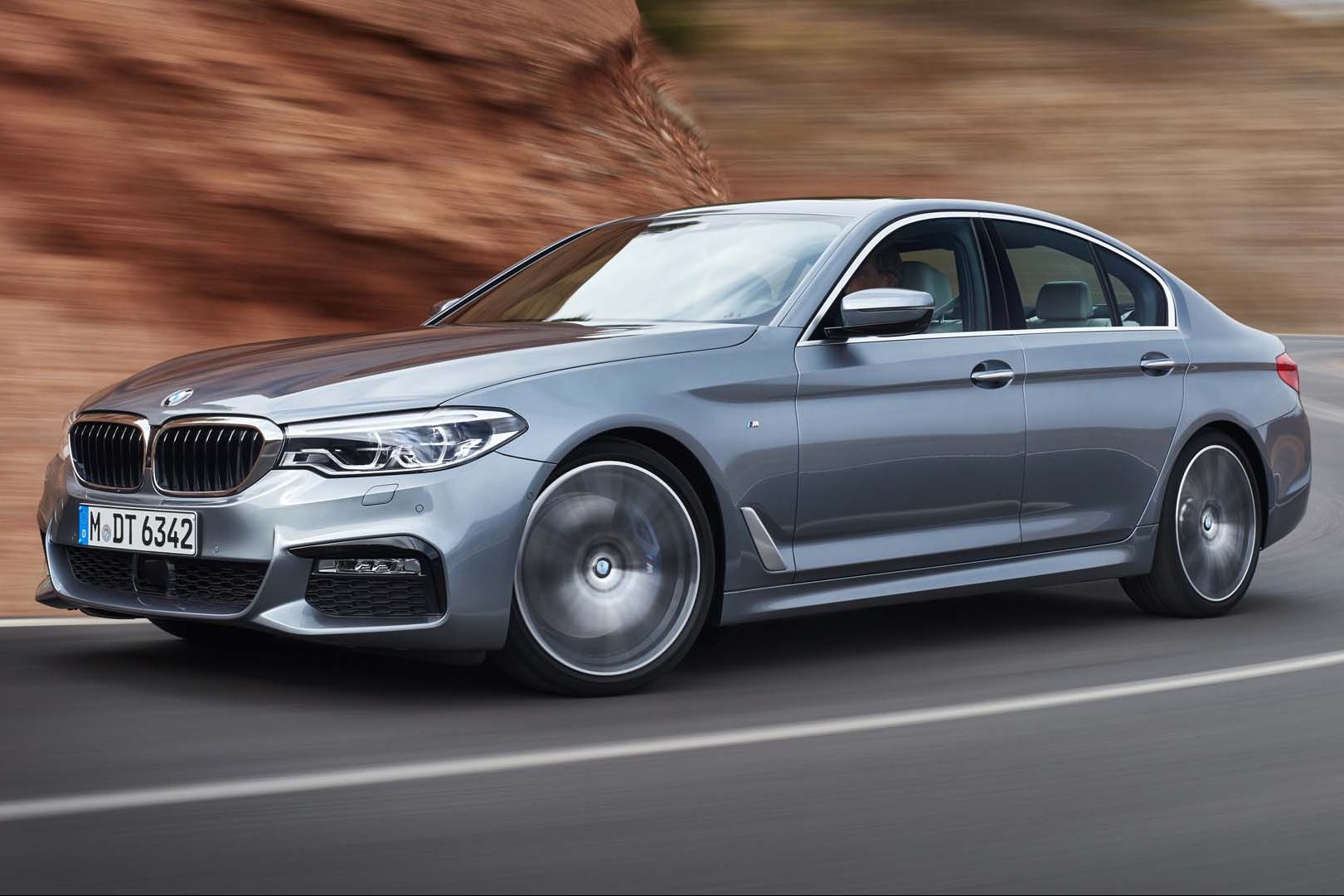 2017 BMW 5 Series Sedan First Look