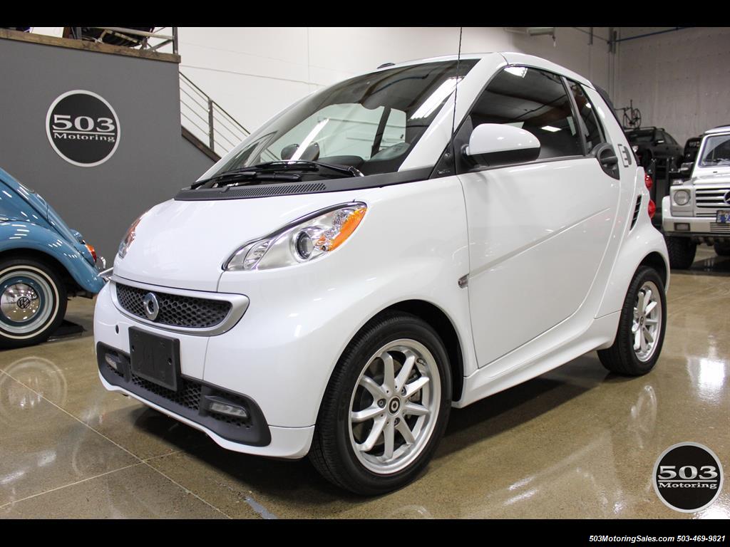2014 Smart fortwo passion electric cabriolet; White/Black, Loaded!