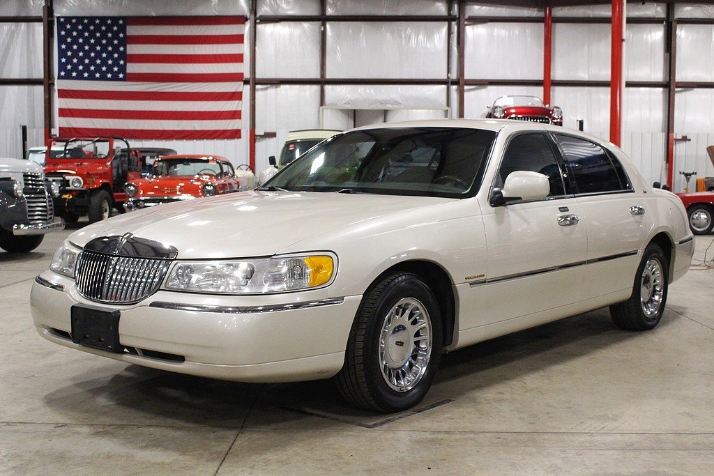1999 Lincoln Town Car | GR Auto Gallery