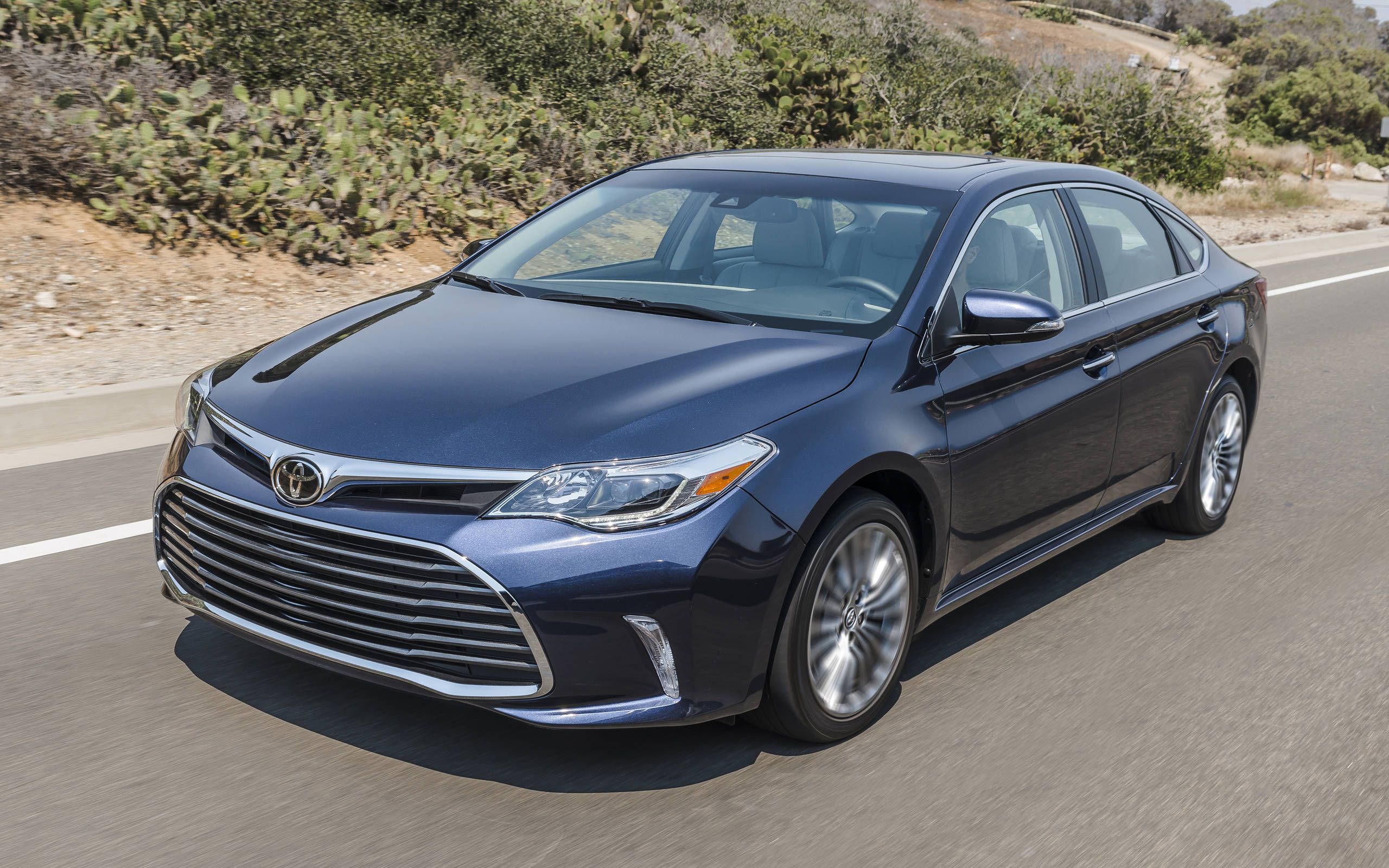 2017 Toyota Avalon XLE review: One of the last cushy cruisers