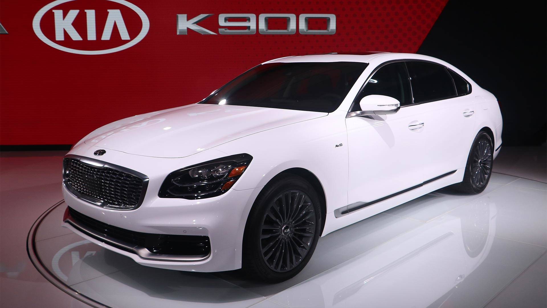 2019 Kia K900 Makes A Handsome Debut In New York