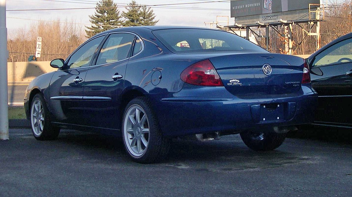 File:2006 Buick LaCrosse rear.jpg - Wikimedia Commons