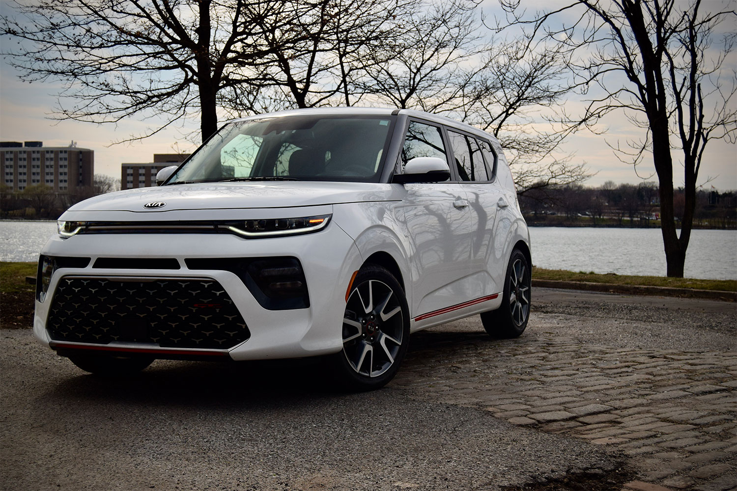 The 2022 Kia Soul GT-Line Is a Lukewarm Hatchback Impersonating an SUV -  The Manual