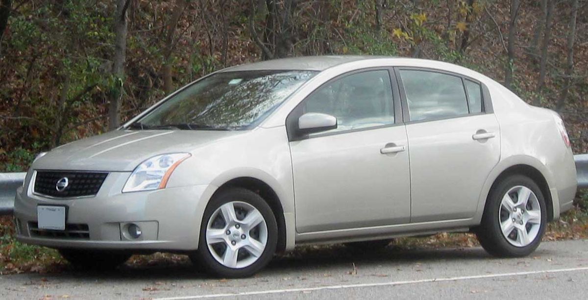 File:2007-2009 Nissan Sentra.jpg - Wikimedia Commons