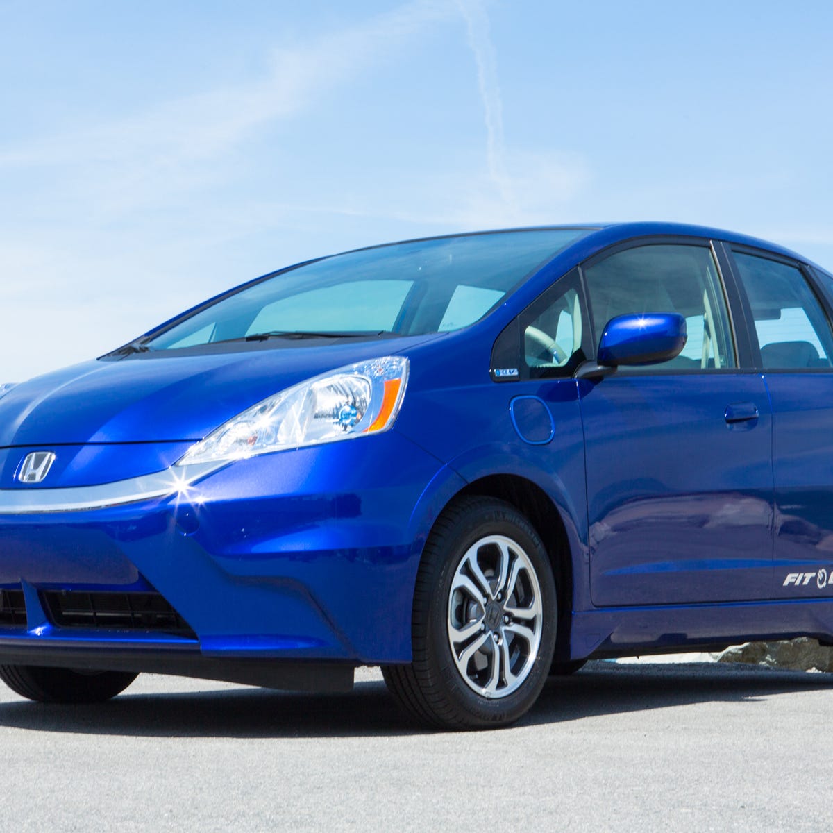 2013 Honda Fit EV review: Honda Fit EV's cabin tech belies efficient,  electric drivetrain - CNET