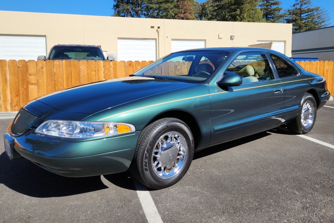 No Reserve: 33k-Mile 1998 Lincoln Mark VIII LSC for sale on BaT Auctions -  sold for $11,000 on October 18, 2022 (Lot #87,780) | Bring a Trailer