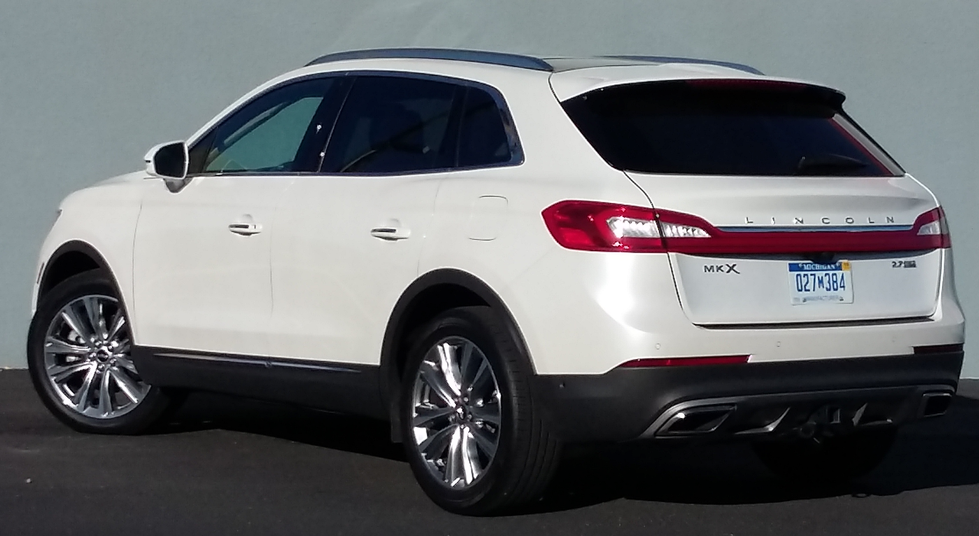 2016 Lincoln MKX The Daily Drive | Consumer Guide®