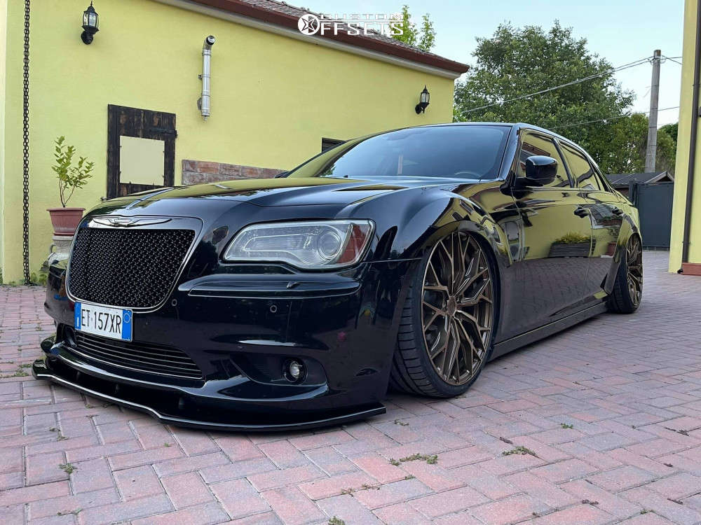 2014 Chrysler 300 with 22x9.5 15 Concaver CVR1 and 255/30R22 Hankook Ventus  S1 Evo 3 and Air Suspension | Custom Offsets