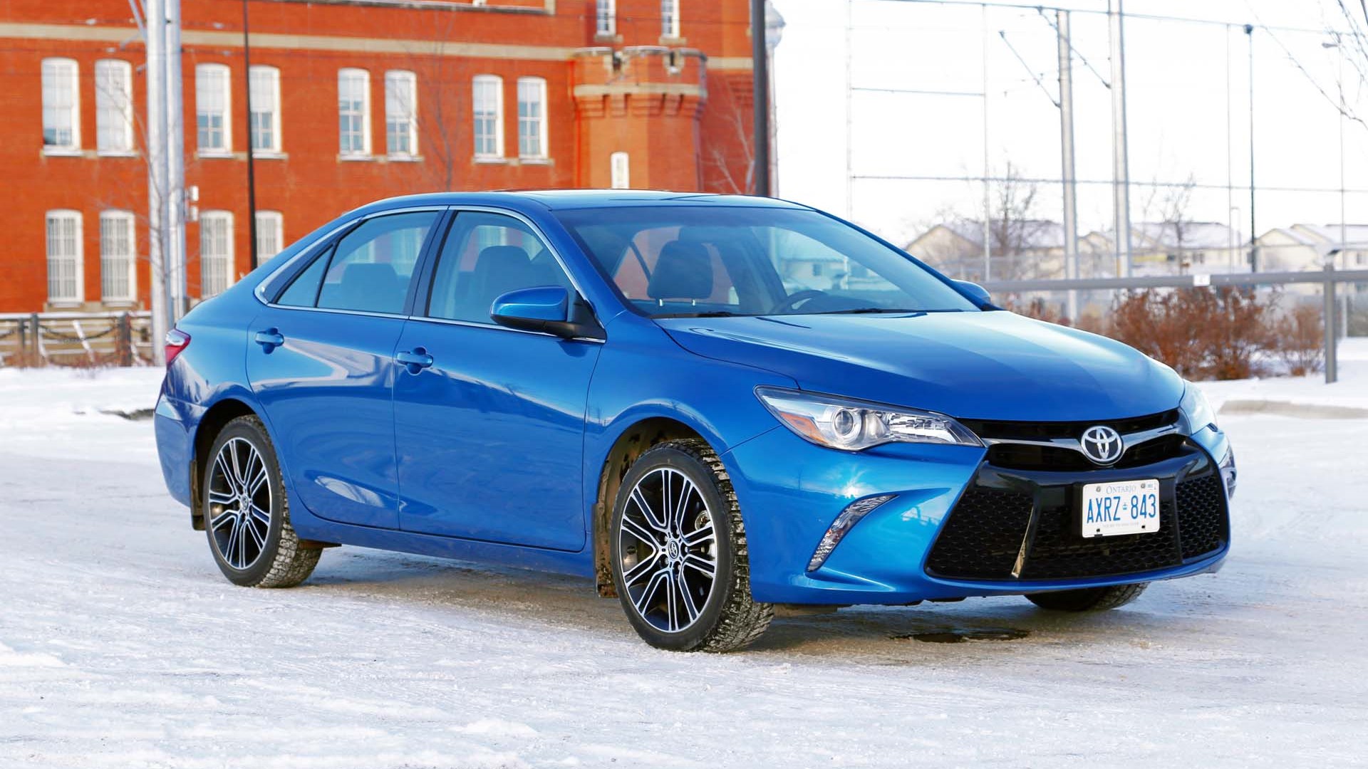 2016 Toyota Camry SE Test Drive Review | AutoTrader.ca