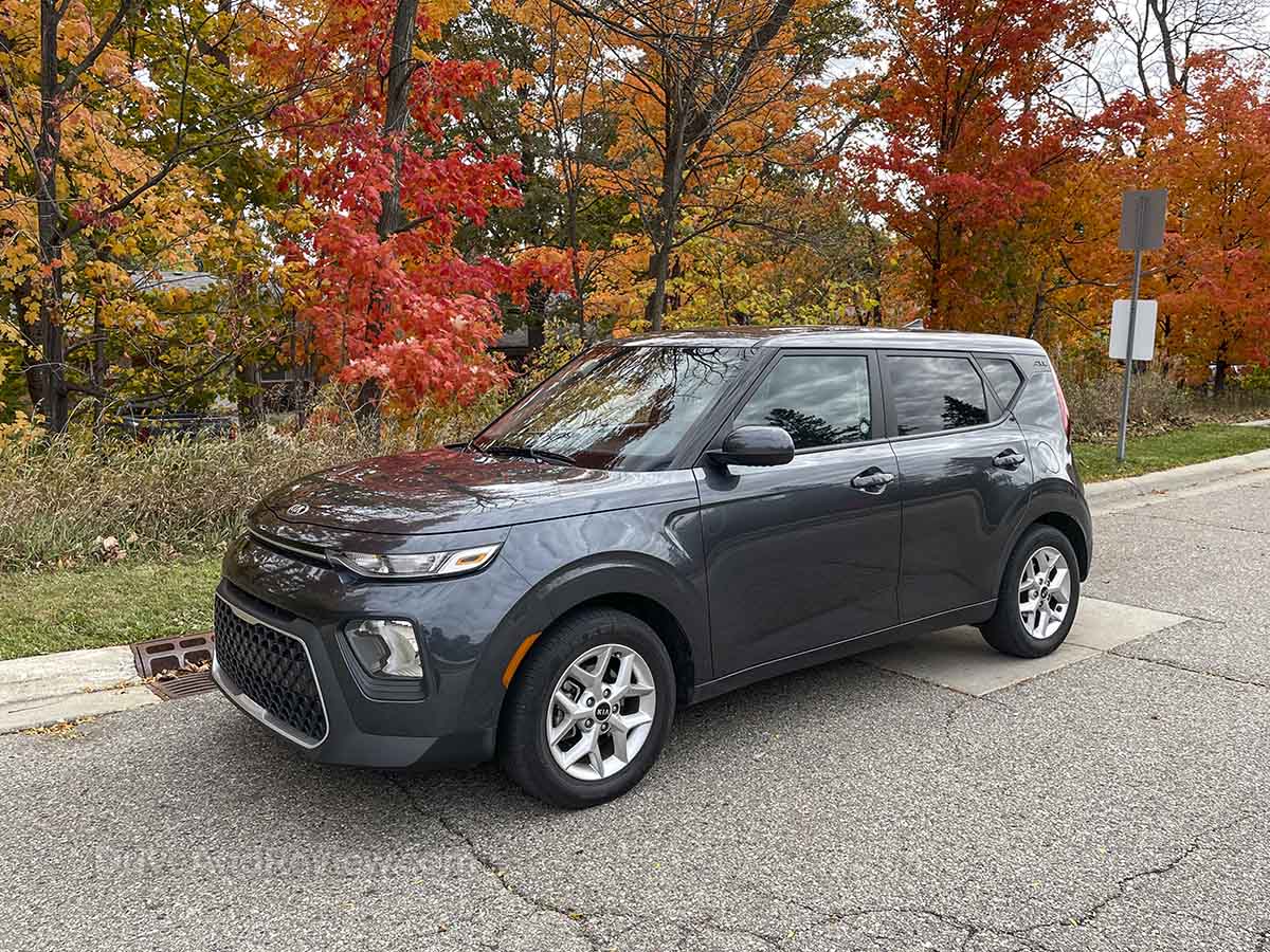 Kia Soul pros and cons (it was way easier to write the cons) –  DriveAndReview