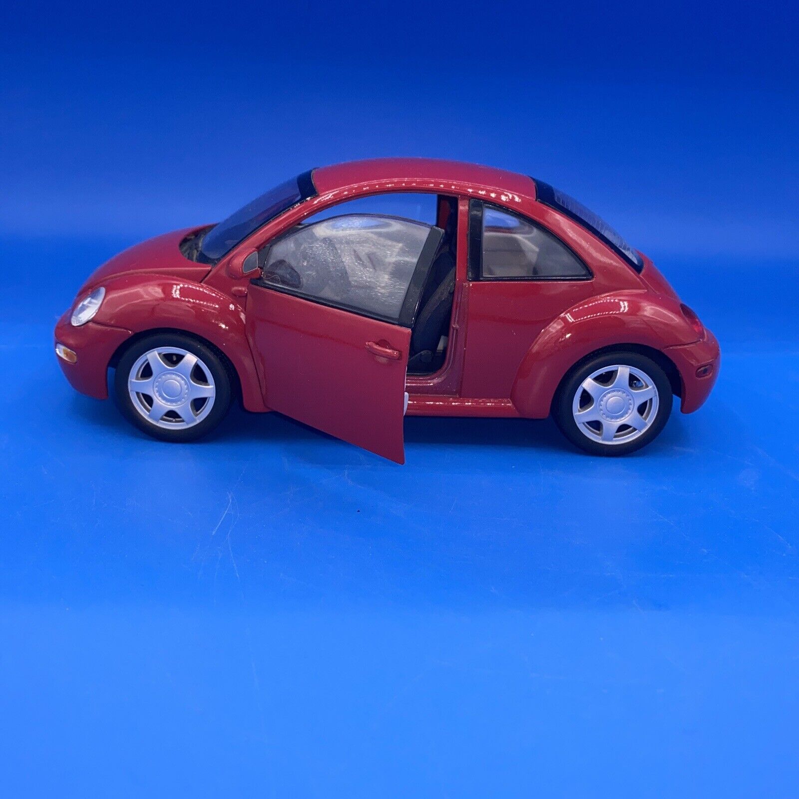 Volkswagen New Beetle 1999 Die-cast Car 1:18 Maisto Red | eBay