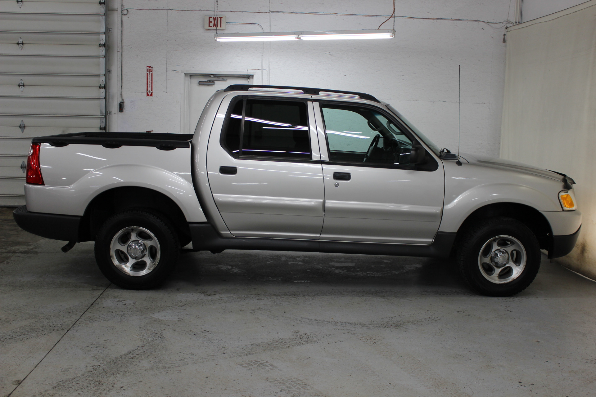 2004 Ford Explorer Sport Trac XLS - Biscayne Auto Sales | Pre-owned  Dealership | Ontario, NY