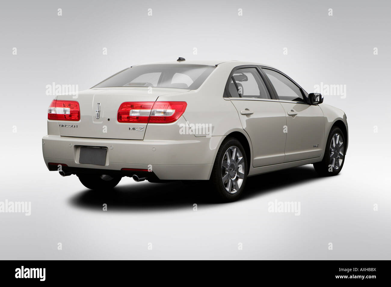 2008 Lincoln MKZ 3.5L V6 in Beige - Rear angle view Stock Photo - Alamy