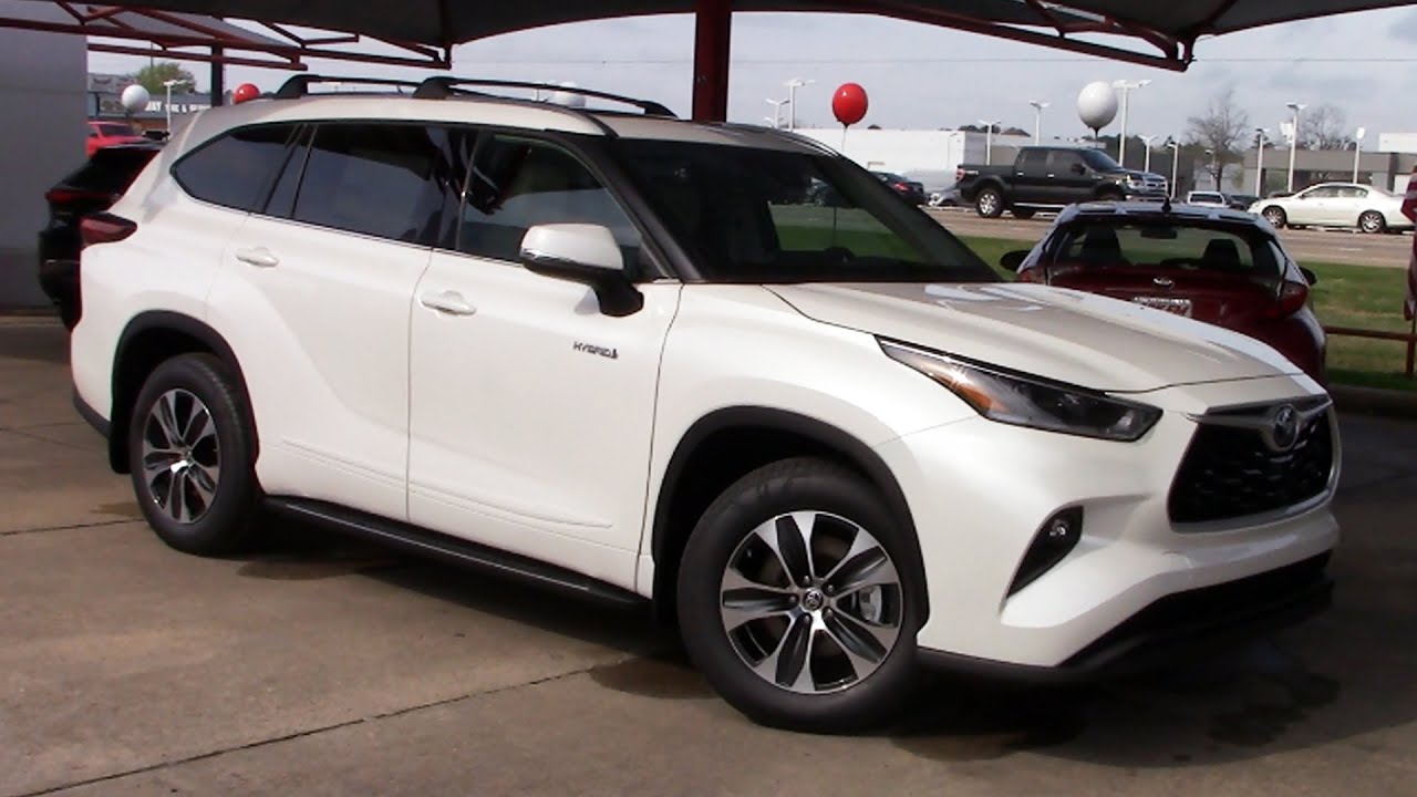 2021 Toyota Highlander XLE Hybrid Review - Is It The BEST Mid-Size  Crossover? - YouTube