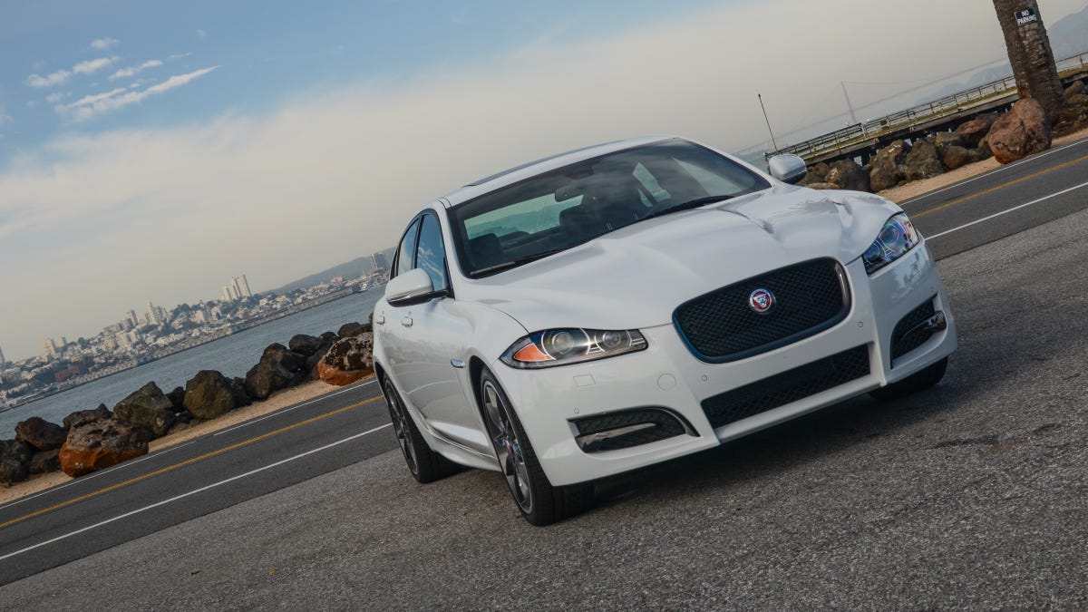 2015 Jaguar XF 3.0 Sport review: Jaguar's XF performs like 2015, but still  feels like 2008 - CNET