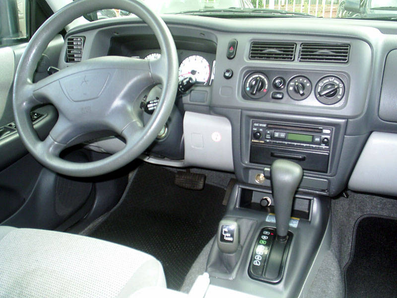 2003 Mitsubishi Montero Sport - Information and photos - MOMENTcar