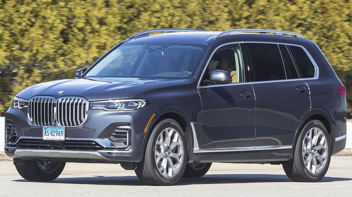 2019 BMW X7 Is Luxurious, Large, and In Charge