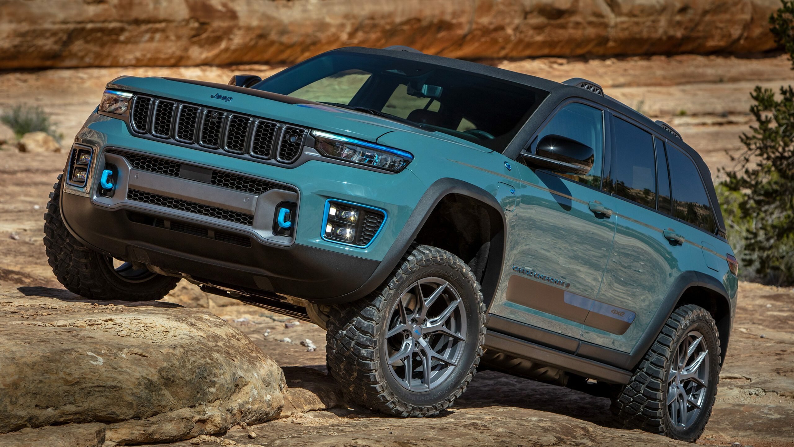 UPDATED: Jeep® Shows Off Its Grand Cherokee Trailhawk PHEV Concept For  Overlanding! - MoparInsiders