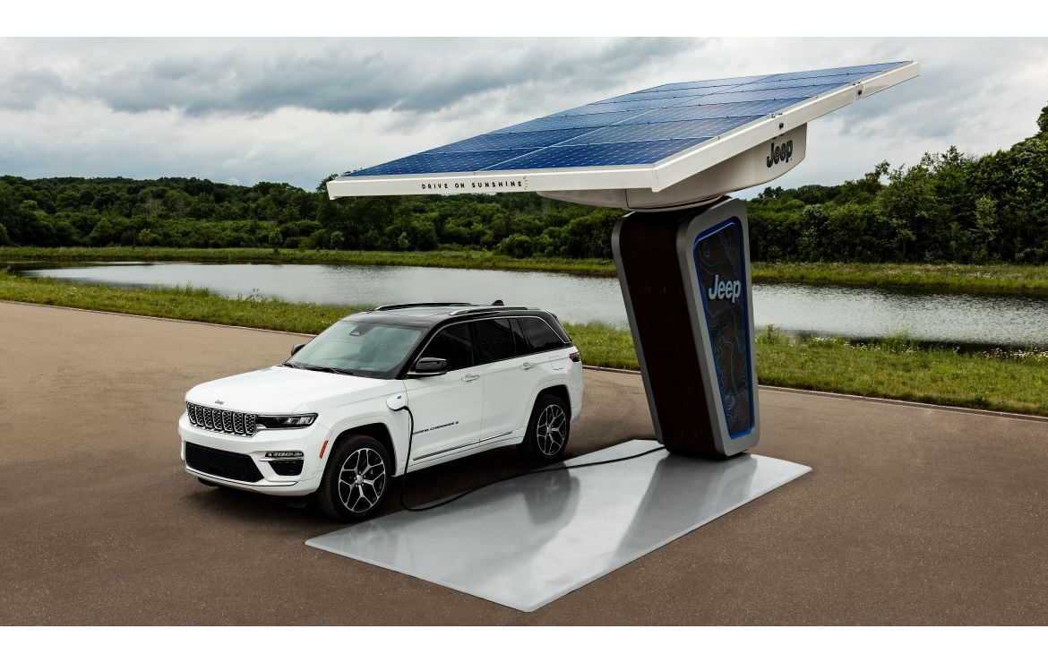 Jeep® Reveals First Images of All-new 2022 Electrified Jeep Grand Cherokee  4xe | Jeep | Stellantis