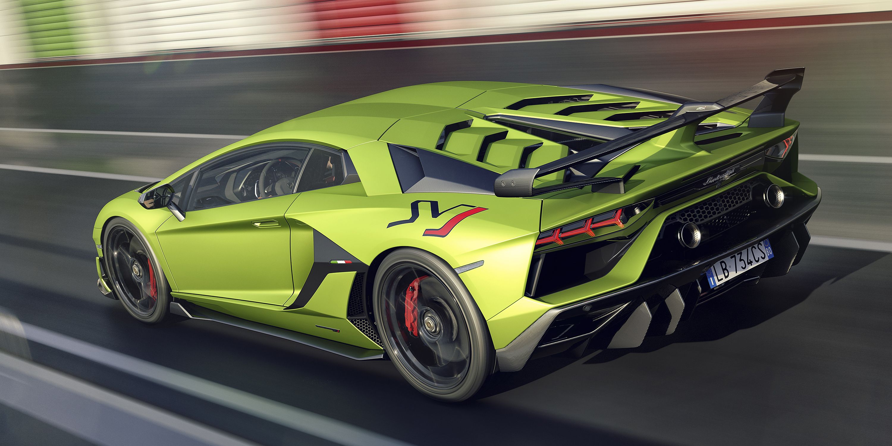 Lamborghini Aventador SVJ Takes the V12 Supercar to Outrageous Extremes