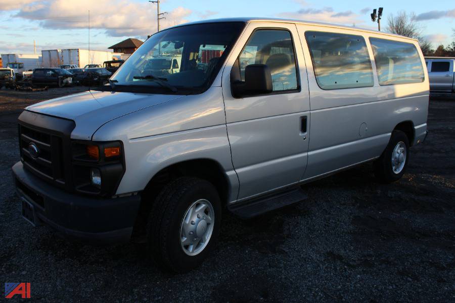 Auctions International - Auction: Auto Impound Solutions-MA #31165 ITEM: 2008  Ford E150 Passenger Van