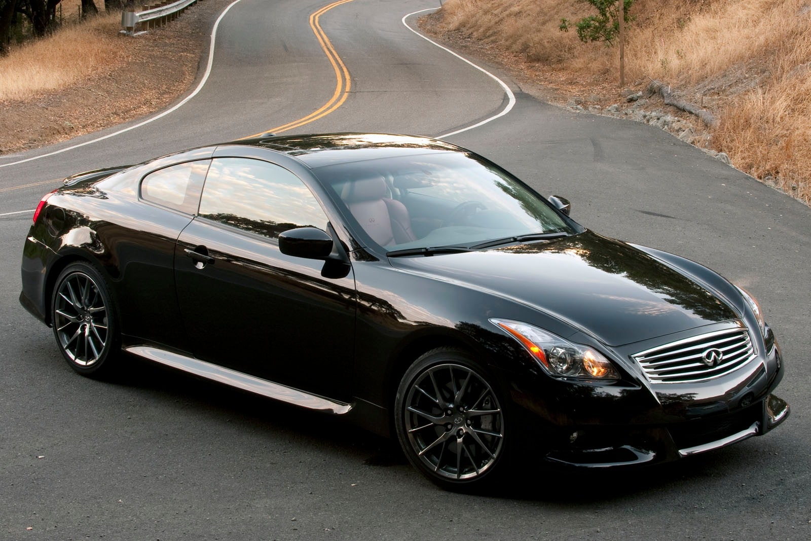 Used 2014 INFINITI Q60 Coupe IPL Review | Edmunds