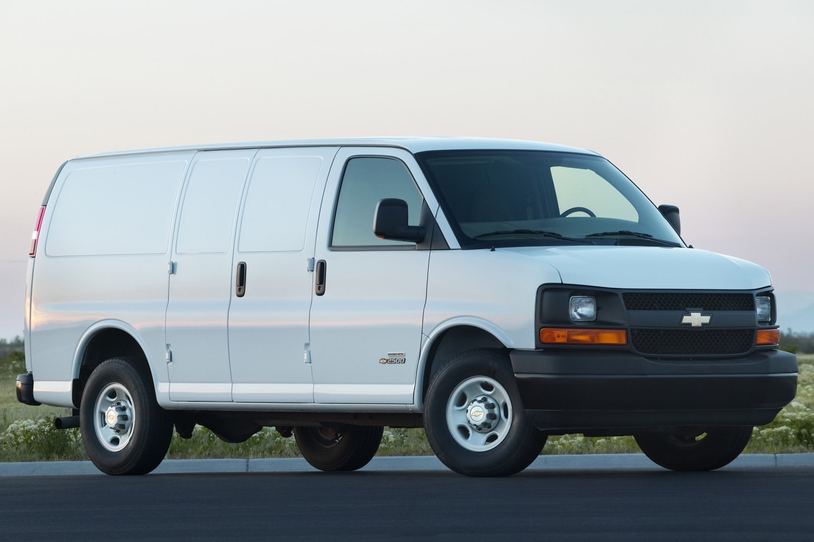 2007 Chevy Express Cargo Review & Ratings | Edmunds