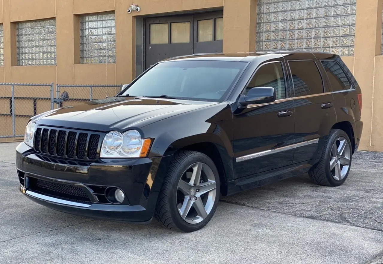 One-Owner 2007 Jeep Grand Cherokee SRT8 Is a Brutish Super SUV Worth  Preserving - autoevolution