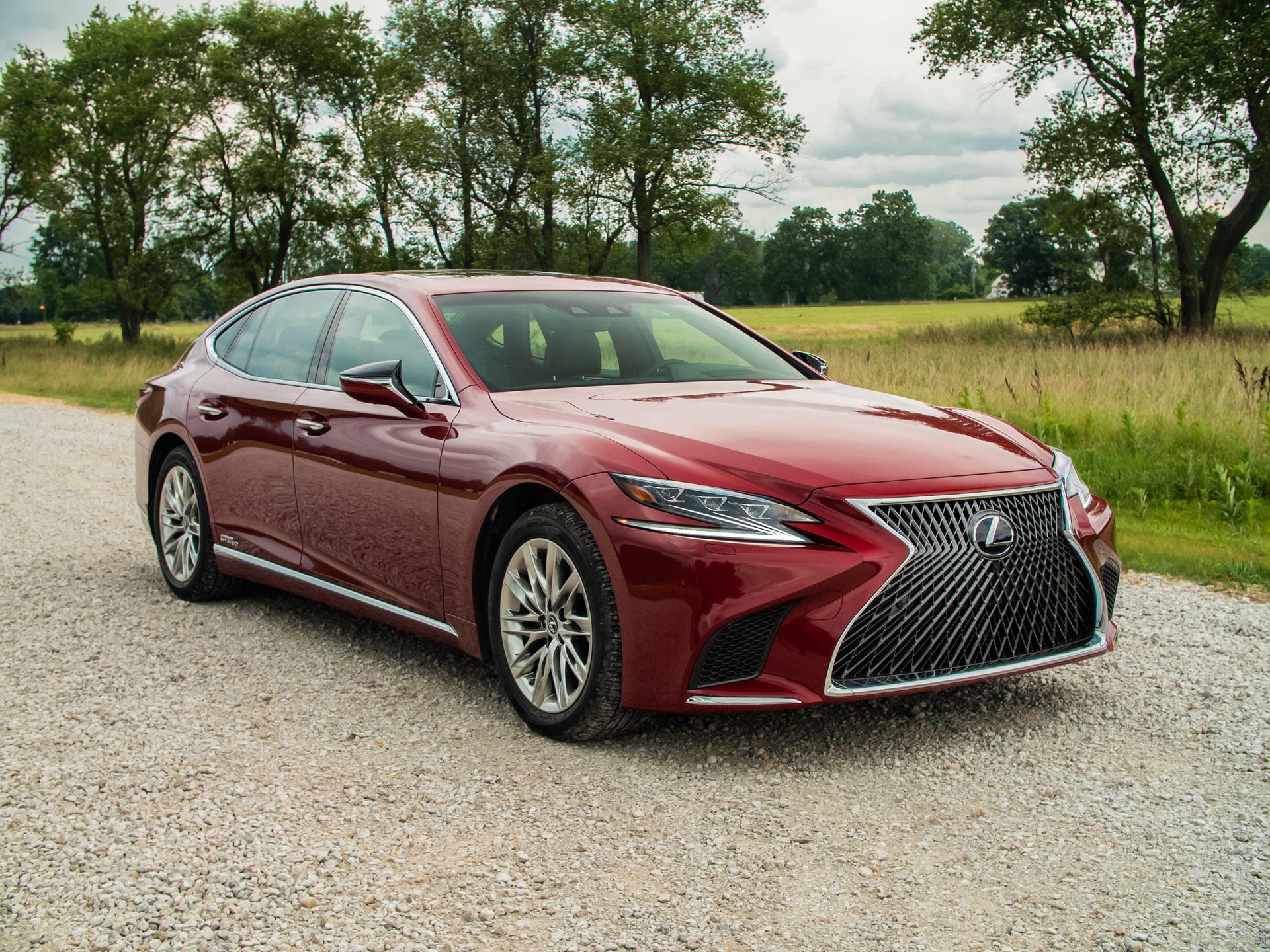 2019 Lexus LS 500h AWD review: Full-size hybrid offers luxury with  tradeoffs - CNET