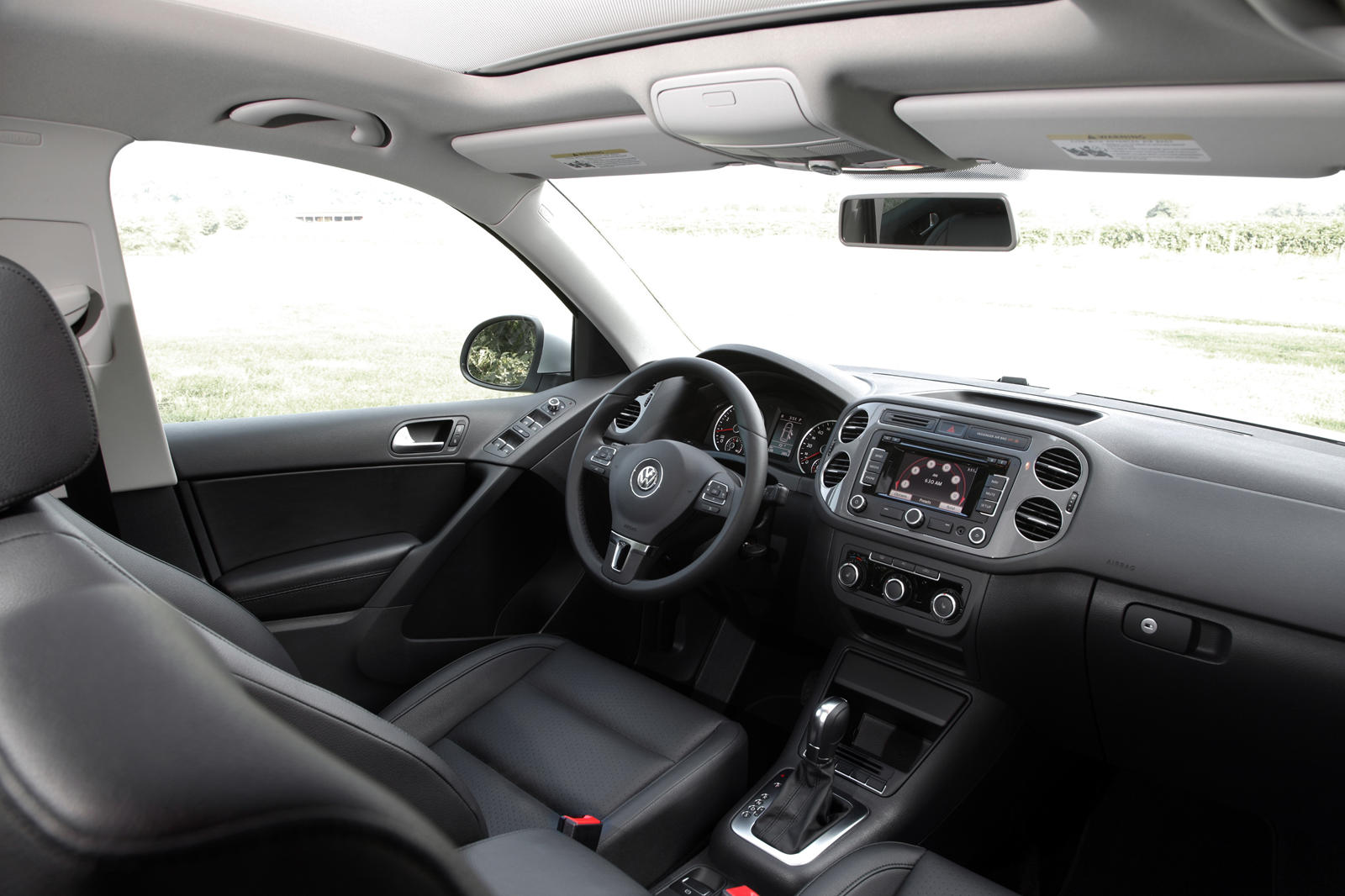 2015 Volkswagen Tiguan Interior Photos | CarBuzz