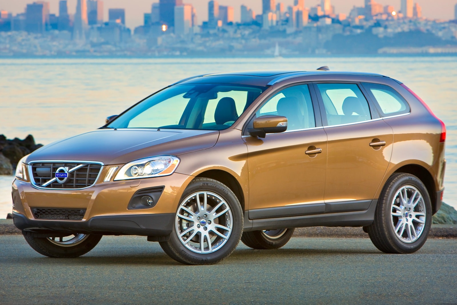 2010 Volvo XC60 Review & Ratings | Edmunds