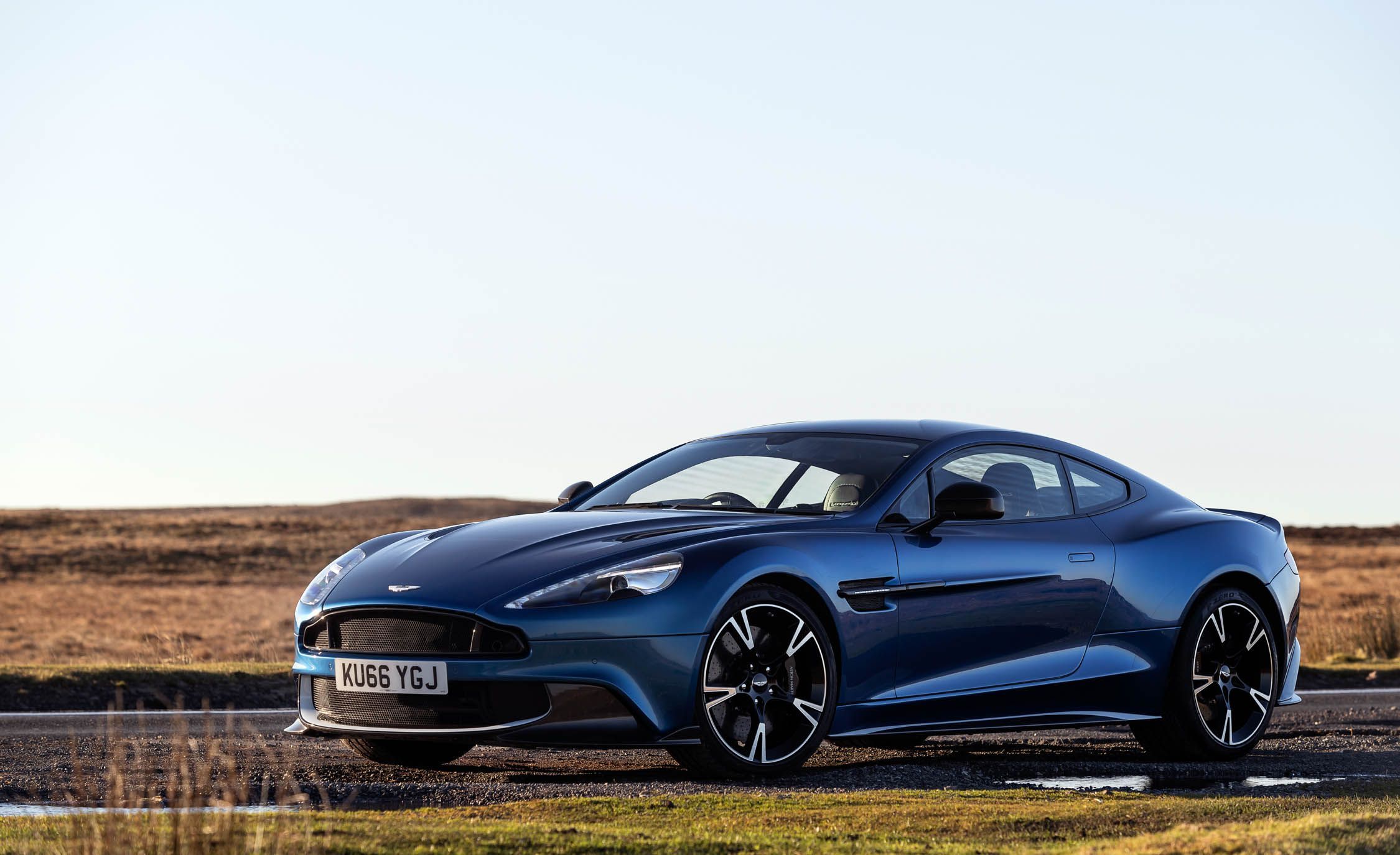 2019 Aston Martin Vanquish Review, Pricing, and Specs
