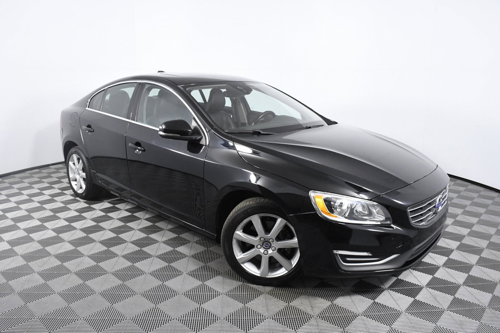 Pre-Owned 2016 Volvo S60 T5 Premier 4dr Car in Palmetto Bay #2390403 |  HGreg Nissan Kendall